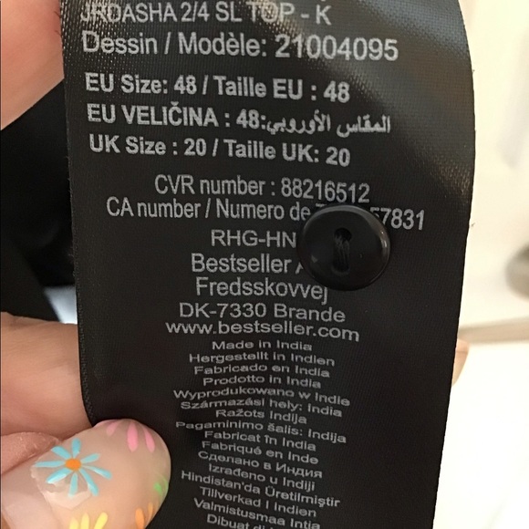 Plus Size Junarose Tunic Top - Picture 4 of 4